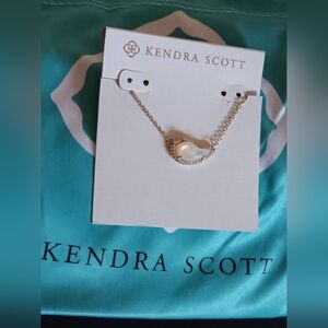 Kendra Scott Tansy Pendant Necklace Yellow Gold Plated Ivory Mother-of-Pearl💛